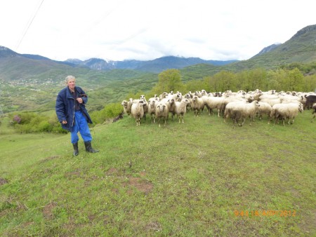ΤΣΟΜΠΑΝΟΣ ΜΕ ΤΟ ΚΟΠΑΔΙ