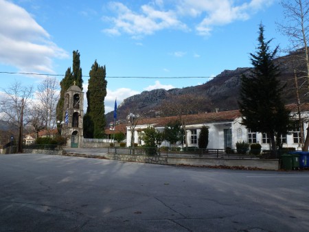 ΤΟ ΣΧΟΛΕΙΟ ΚΑΙ ΤΟ ΚΑΜΑΠΑΝΑΡΙΟ